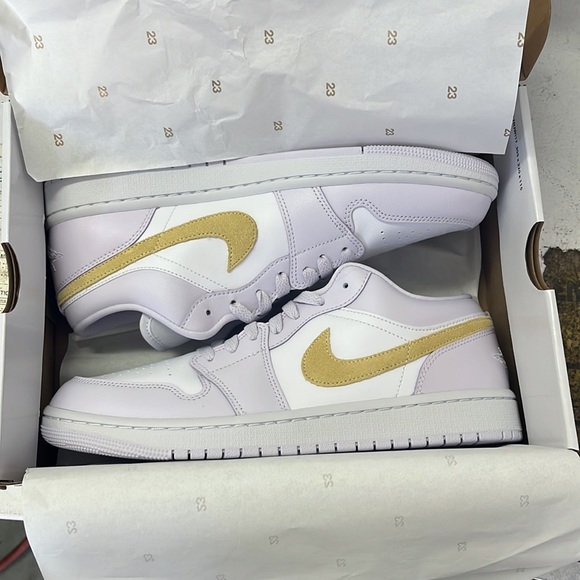 Jordan 1 Lows - Picture 7 of 7